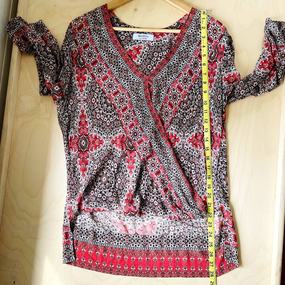 Bailey 44 Women's Santa Fe Trail Crossover V-Neck Medallion Print Top Sz S Boho - Picture 6 of 11